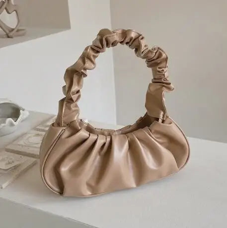 Bolsa Feminina Nuvem Plissada - Estilo, Conforto e Sofisticação